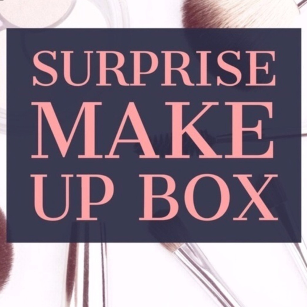 Surprise 10 piece beauty makeup box! - Picture 1 of 1